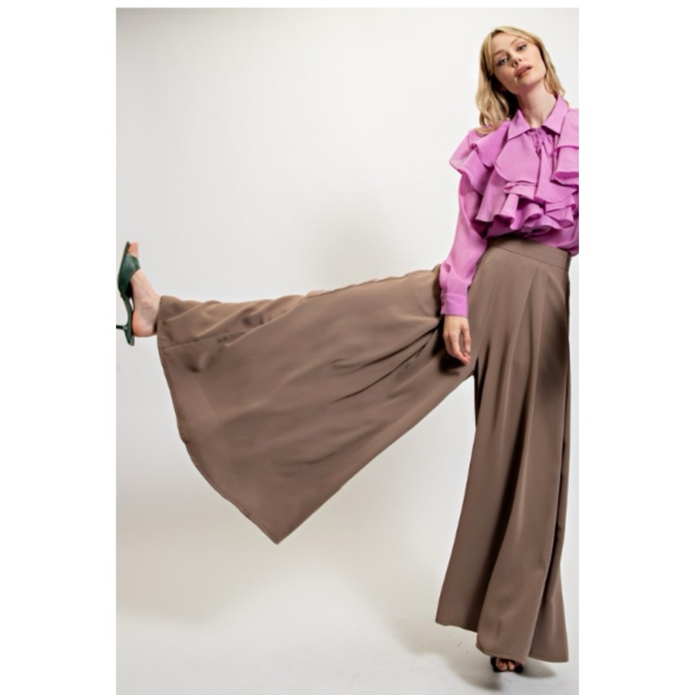 High-Waist Wide-Leg Palazzo Pants in Taupe - Picture 3 of 5